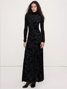 uo hanna embroidered maxi dress UO HANNA MAXI EMBROIDERED DRESS